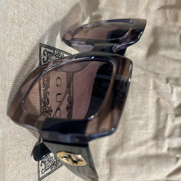 Gucci Sunglasses - Picture 2 of 3